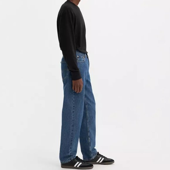 NWT Levi's 550 Relaxed Fit Men's Jeans in Medium Stonewash - Picture 2 of 3